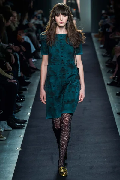 Look 28